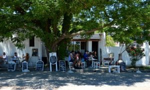 Colonia del Sacramento is a popular get-away from Buenos Aires. Check out these DOs and DON'Ts to get the most out of your visit to Uruguay's colonial town!