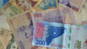 A Guide to Currency Exchange Rates in Argentina (UPDATED 2023) - Becci ...