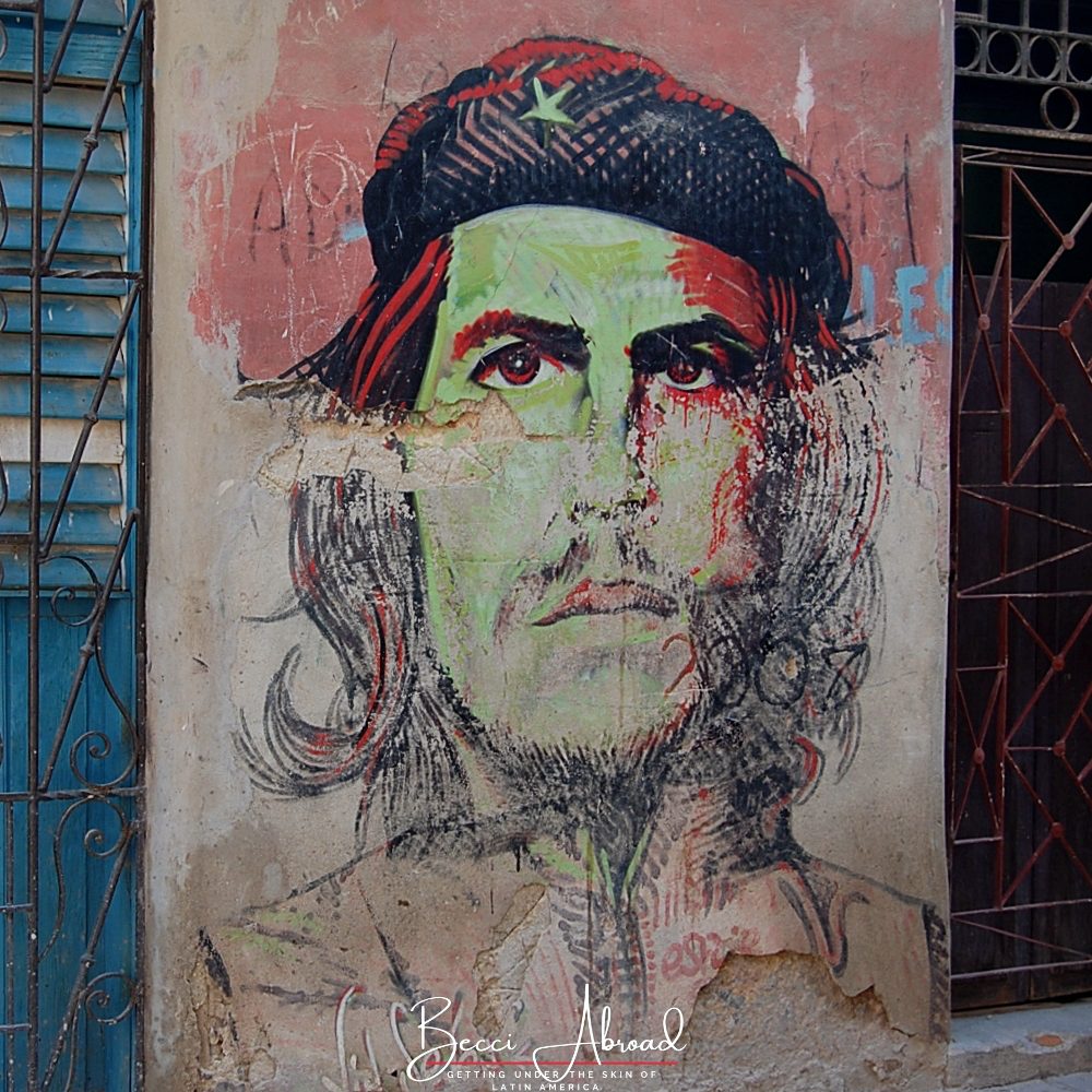 Mural of Che Guevara in Cuba - One of the best things to do in Cuba is to learn about Cuban history