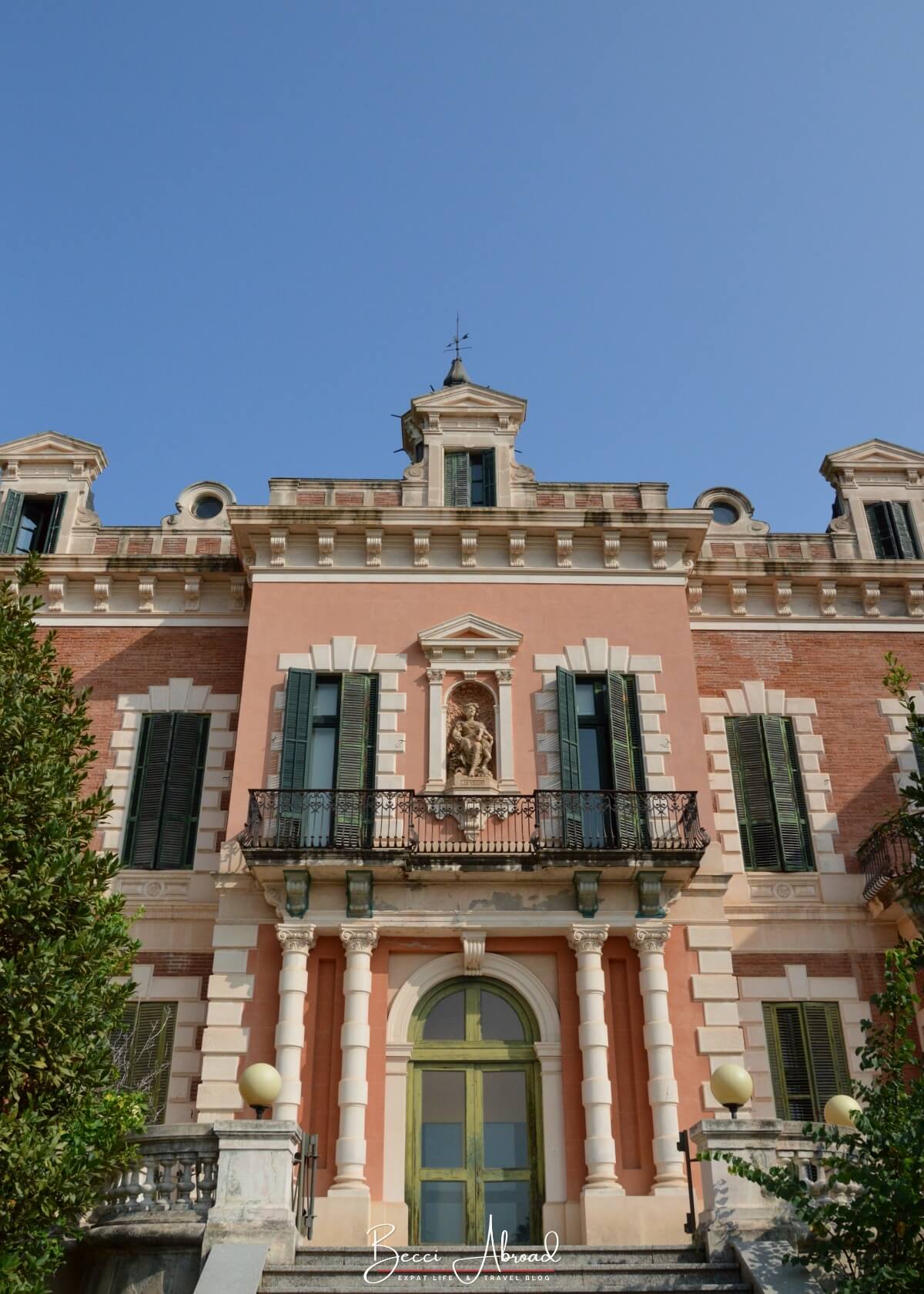 Exploring the Heures Palace and its Gardens, a non-touristy thing to do in Barcelona