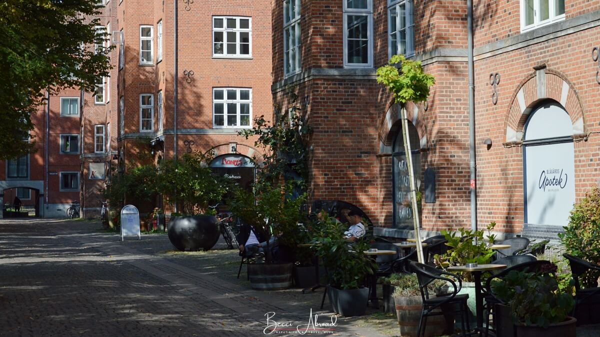 Blågårds Plads, a local square with local eateries