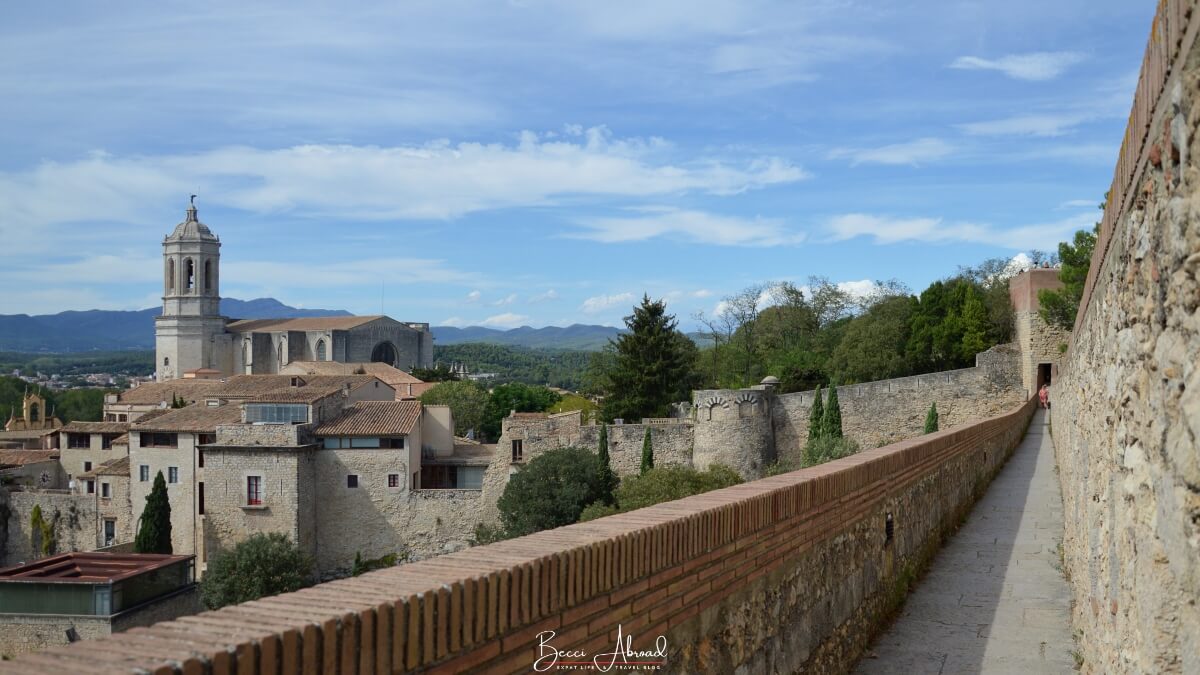 A scenic hike along the Girona city walls offering sweeping views of the region