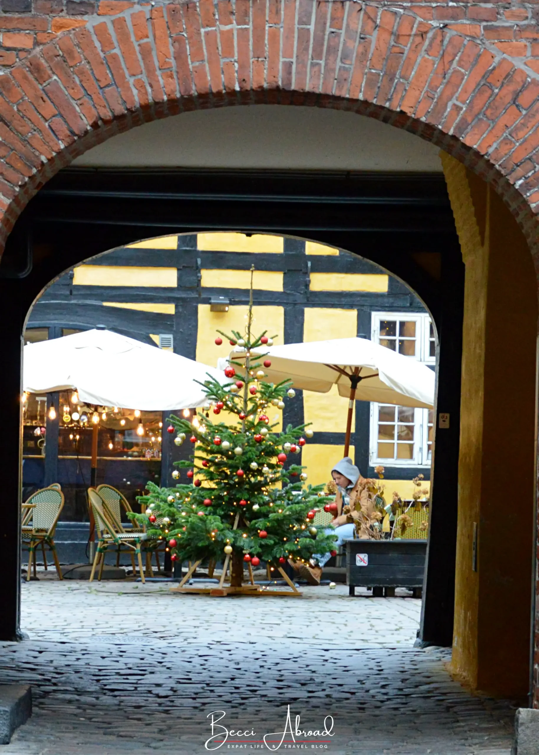 A decorated Danish Christmas tree in a courtyard in Copenhagen