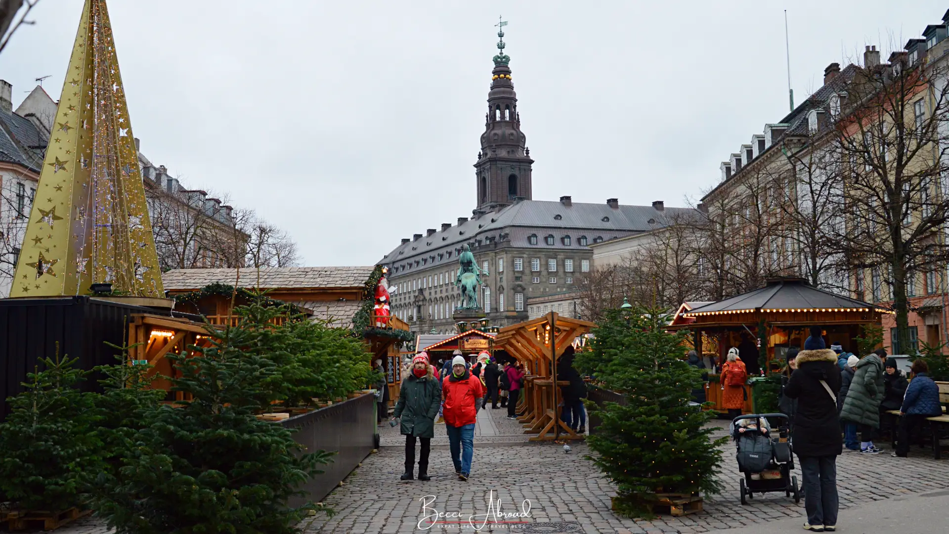danish christmas traditions,christmas in denmark,how do danes celebrate christmas,when do danes celebrate christmas,Danish Christmas tradition