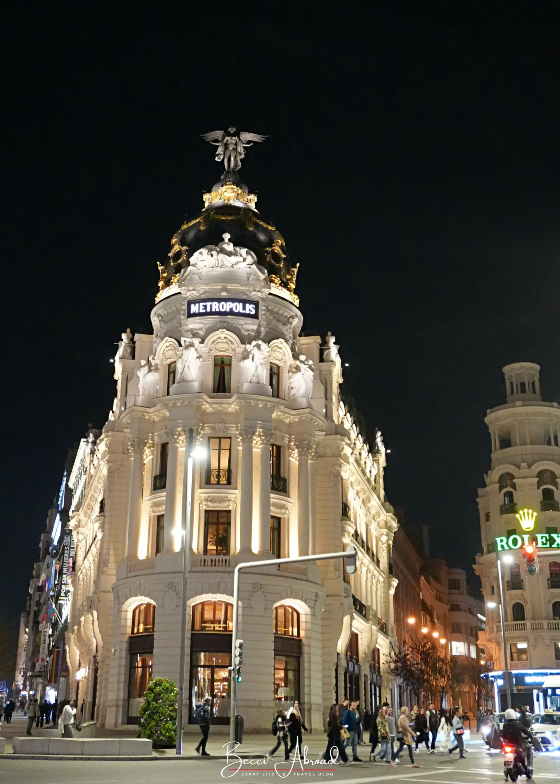 Metrópolis building on Gran Vía in Madrid on a winter evening